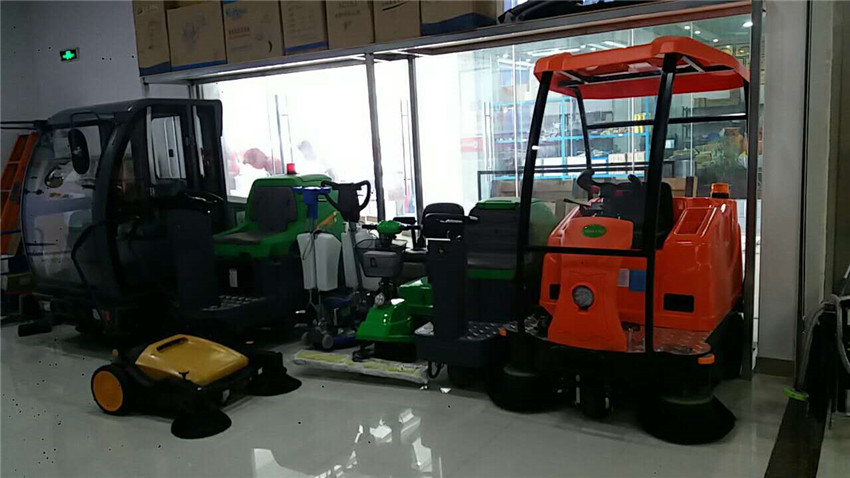 貴州地霸清潔環(huán)衛(wèi)設(shè)備有限公司展廳一角