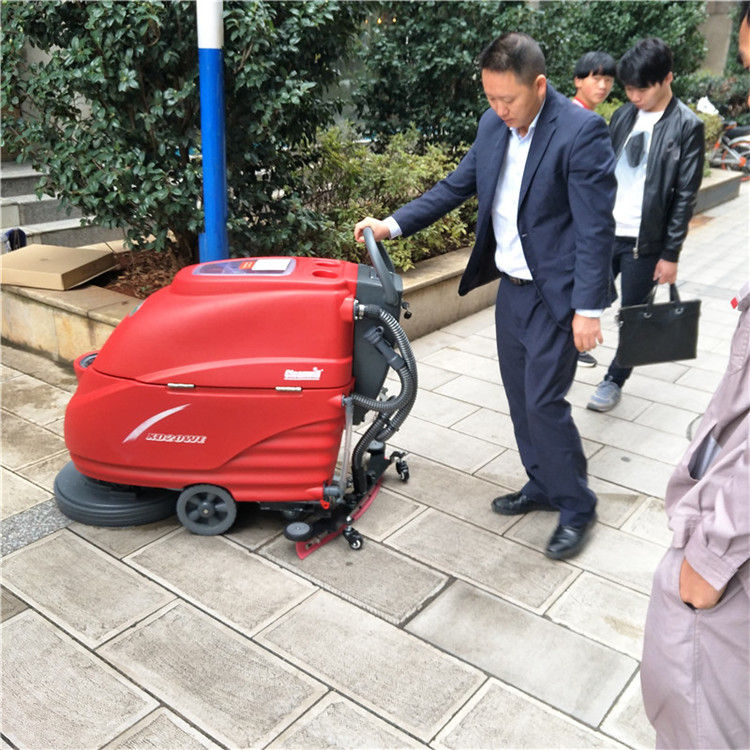 洗地機不吸水怎么辦?