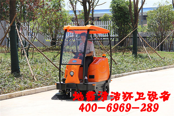 衡陽掃地車報價【湖南地霸】