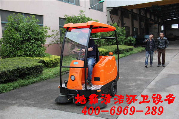 湖南掃地車多少錢【湖南地霸】