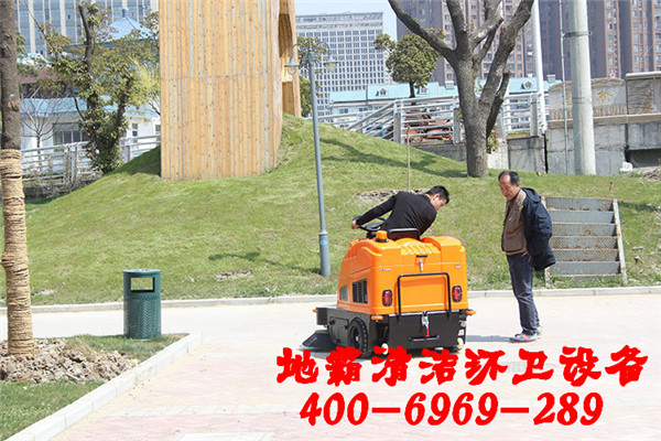 婁底掃地車哪家好【湖南地霸】