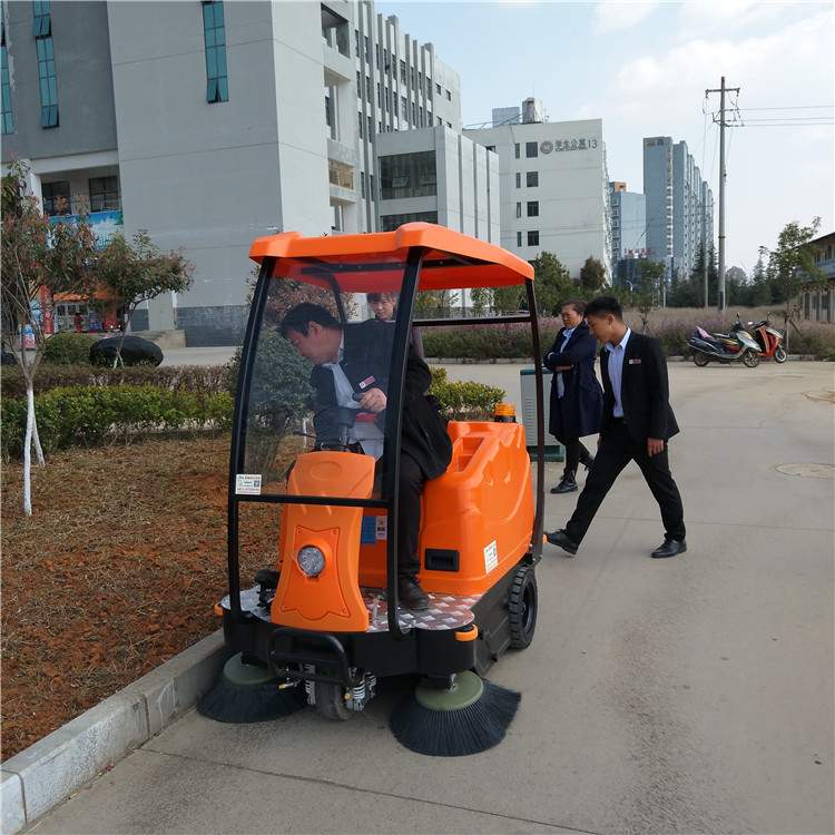 小型掃地機(jī)直銷