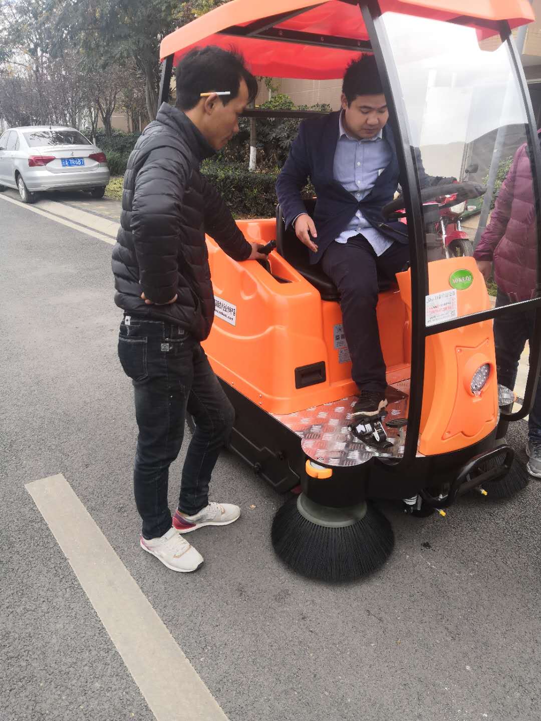 小型駕駛式掃地機電池