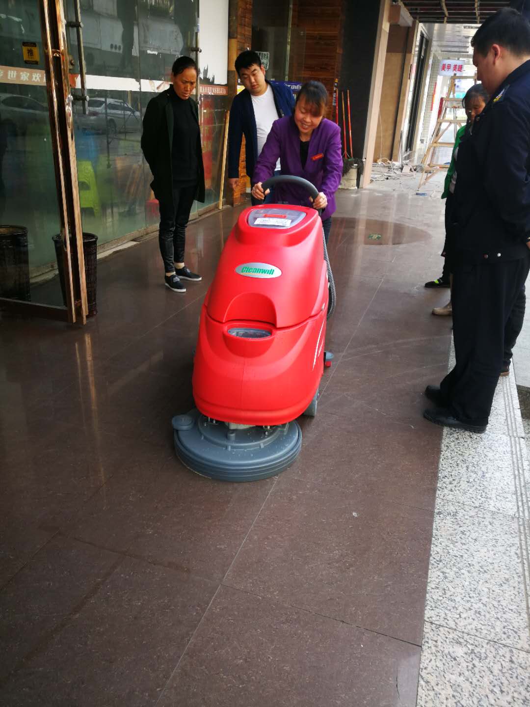 手推式掃地機維修技巧