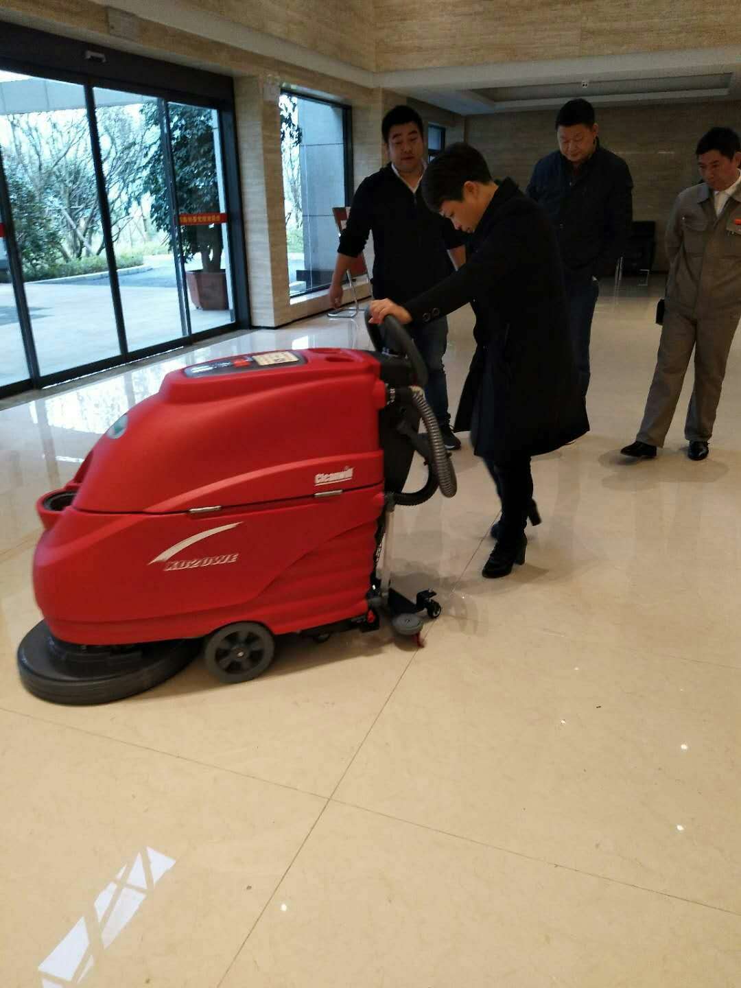 洗地機使用技巧