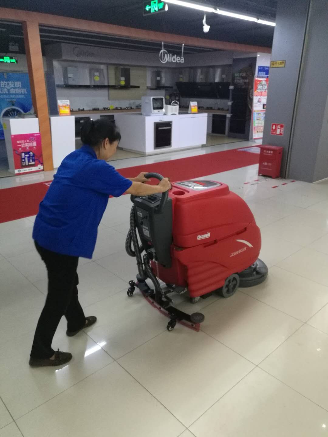 全自動洗地機怎么樣清潔大理石