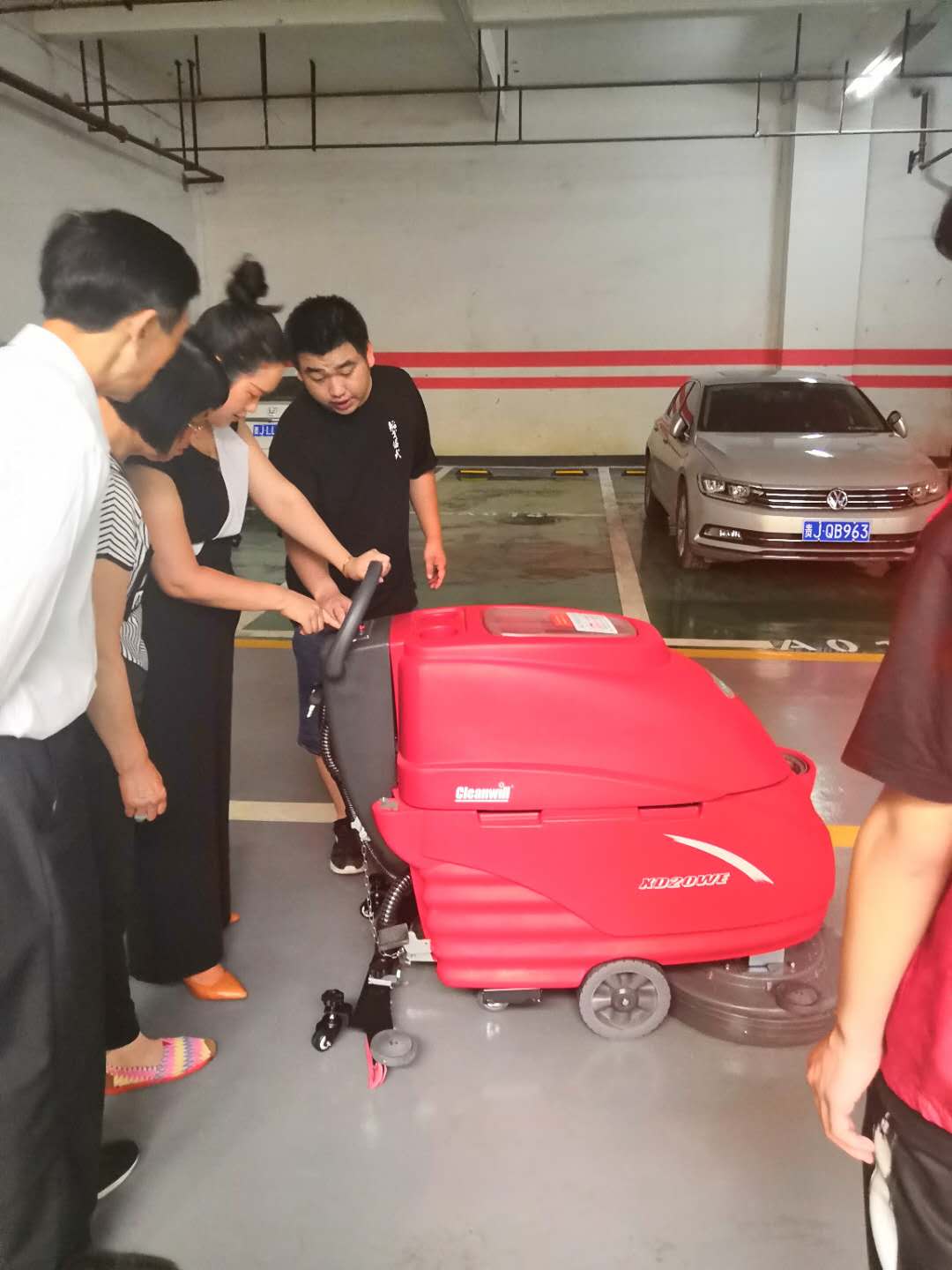 手推式洗地機的內在美