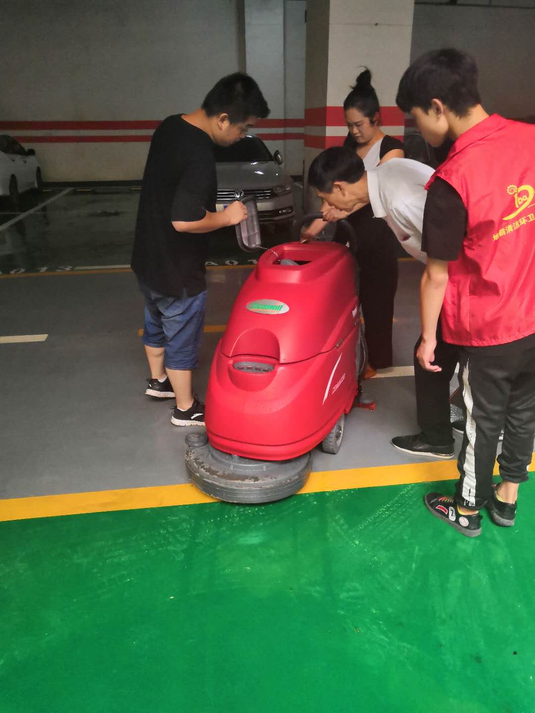 手推式洗地機的外在美