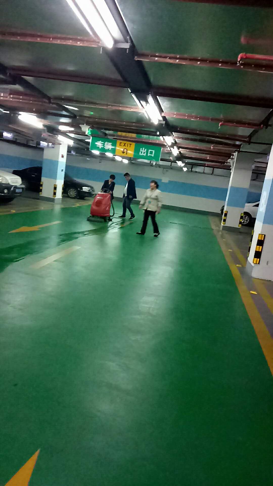 洗地機環氧漆地面現場